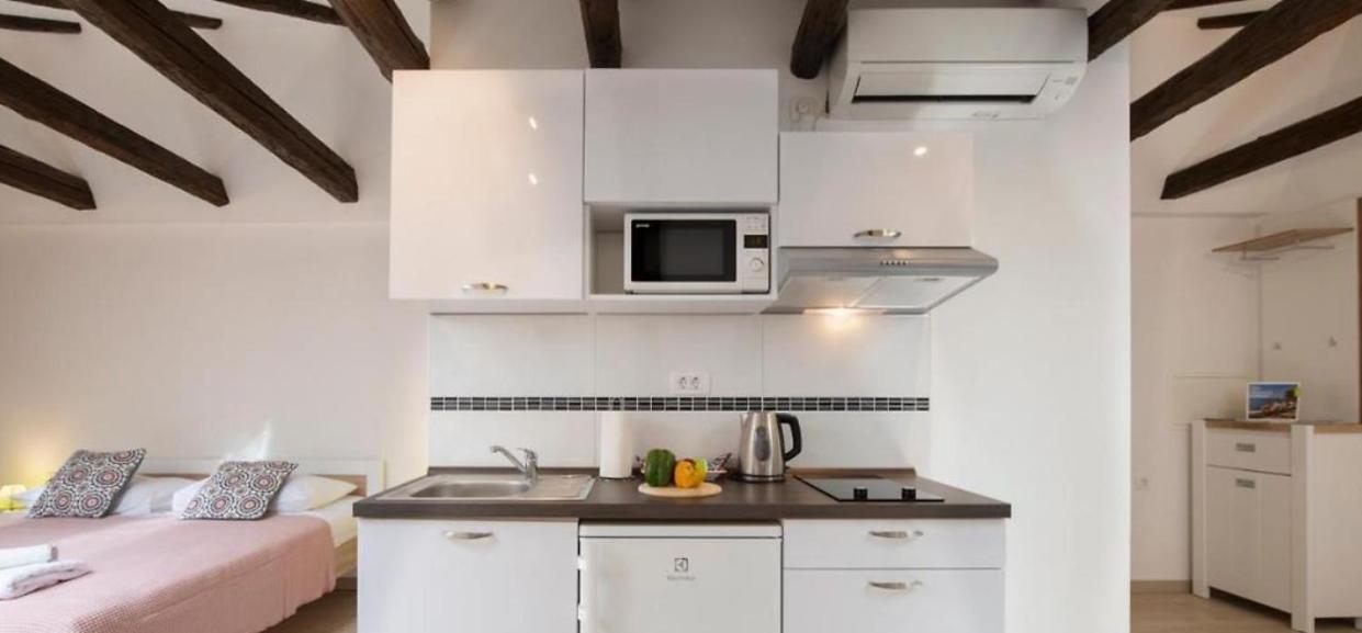 Central Apartments Pula Ngoại thất bức ảnh