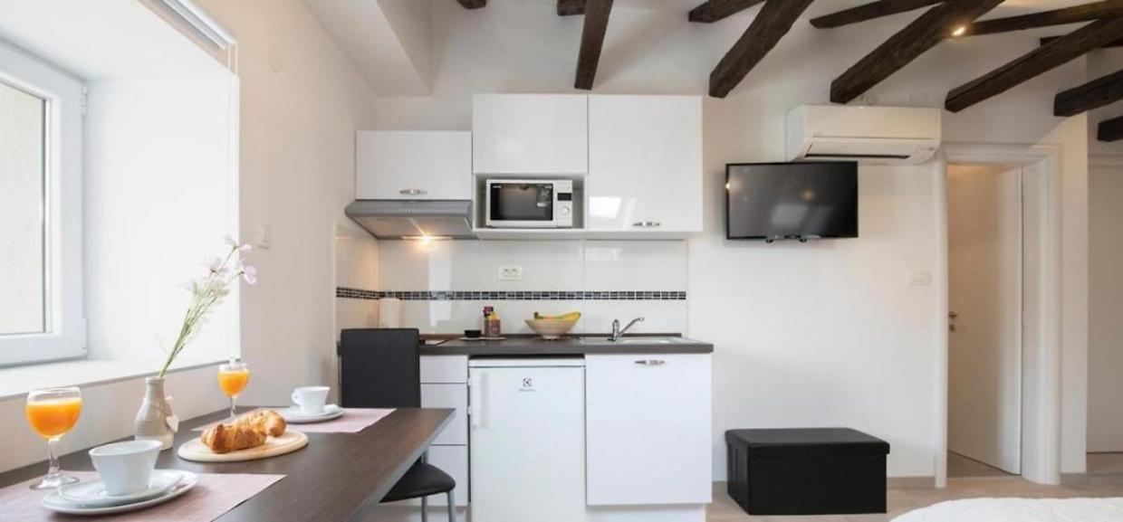 Central Apartments Pula Ngoại thất bức ảnh